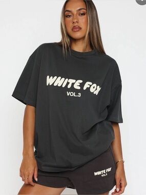 White Fox Offstage Oversized Tee Shadow - Size XS/S